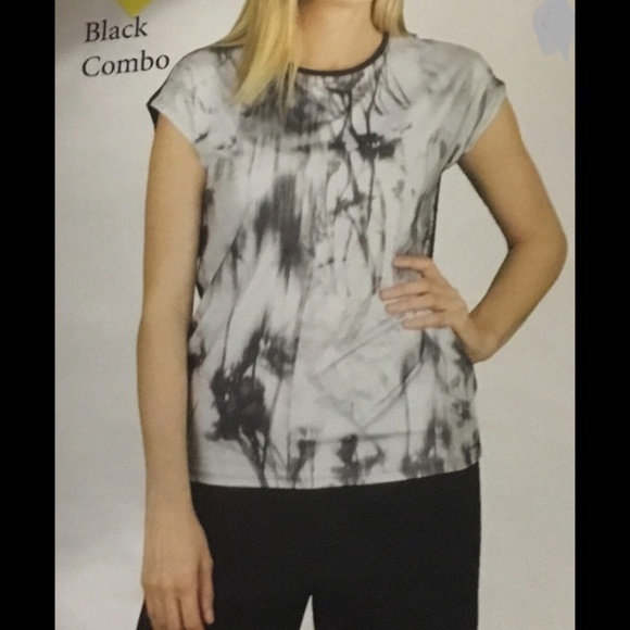 🌟 Full Figure Capsleeve Top - Picture 1 of 6